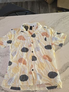 Casual Button-Up Shirt with Abstract Dots - Cream, Black & Peach